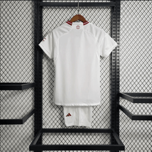 Manchester United 23/24 Kit Criança